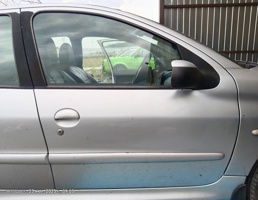 Дверь передняя правая для Peugeot 206 I (1998—2012)  запчасти бу