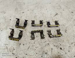 Пружинка суппорта переднего для Nissan Maxima A32 (1994—2000)  запчасти бу