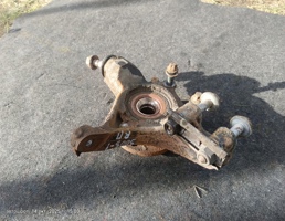 Кулак поворотный передний правый для Peugeot 3008 I рестайлинг (2013—2016)  запчасти бу