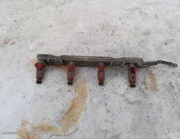 Рампа топливная км-т для Nissan Almera N16 00-06г  запчасти бу