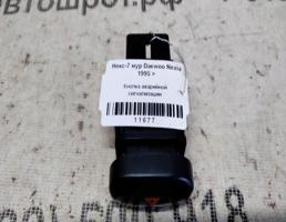 Кнопка аварийной сигнализации для Daewoo Nexia I (1995—2008)  запчасти бу