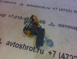 Ограничитель двери для Renault Symbol I 04-06г  запчасти бу