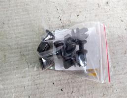 Пистон крепления бардачка для Mercedes-Benz E-класс W124/S124/C124/A124 (1984—1997)  запчасти бу