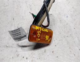 Повторитель на крыло желтый для Mazda 626 GD (1987—1996)  запчасти бу