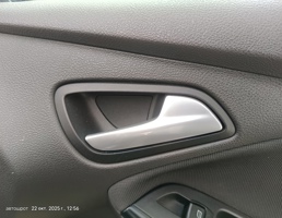 Крючок двери передней правой для Ford Focus III (2011—2015)  запчасти бу