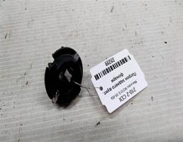 Патрон заднего вунтреннего фонаря для Mercedes-Benz E-класс W210/S210 (1995—1999)  запчасти бу