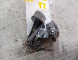 Болт направляющий скобы суппорта для Daewoo Nexia I (1995—2008)  запчасти бу