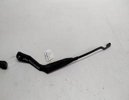 Поводок стеклоочистителя передний правый для Nissan Primera P10 (1990—1995)  запчасти бу