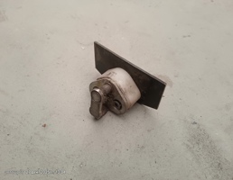 Ответная часть замка двери для Land Rover Defender I рестайлинг (2007—2016)  запчасти бу