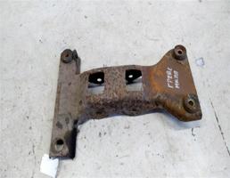 Траверса КПП для Hyundai Grace I (1986—2004)  запчасти бу