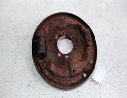 Защита колодок задняя левая для Audi 100 C3 (1982—1988)  запчасти бу