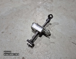 Ограничитель двери передней для KIA Ceed JD (2012—2015)  запчасти бу