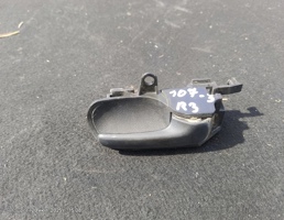 Крючок двери задней правой для Peugeot 107 I рестайлинг (2009—2012)  запчасти бу