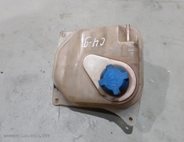Бачок расширительный ДВС для Audi 100 C4 (1990—1994)  запчасти бу