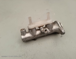 Цилиндр тормозной главный для Toyota Picnic I (1996—2001)  запчасти бу