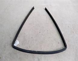 Резинка стекла двери для Mercedes-Benz 190 (W201) W201 (1982—1993)  запчасти бу