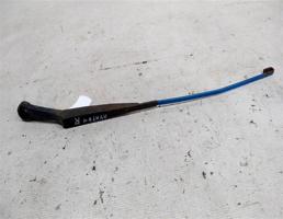 Поводок стеклоочистителя передний правый для Fiat Punto I (1993—1999)  запчасти бу