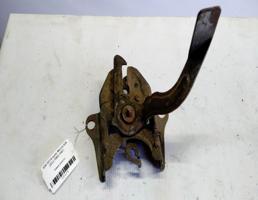 Замок капота для Mazda 626 GC (1982—1987)  запчасти бу