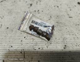 Сухарик клапана для Nissan Atlas I (1982–1992)  запчасти бу