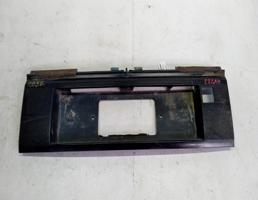 Бленда крышки багажника (накладка) для VOLKSWAGEN Passat B3 (1988—1993)  запчасти бу