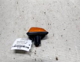 Повторитель на крыло желтый для Daewoo Nexia I (1995—2008)  запчасти бу