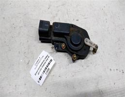 Актуатор замка двери передней левой для Suzuki Wagon R Solio II (2000—2002)  запчасти бу