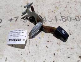 Ручка открывания лючка бака для Mitsubishi Space Wagon II (1991—1998)  запчасти бу