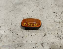 Повторитель на крыло желтый для Nissan Maxima A32 (1994—2000)  запчасти бу