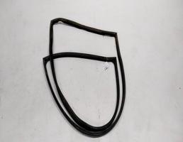 Резинка стекла двери багажника для Mercedes-Benz MB100 I (1981—1996)  запчасти бу