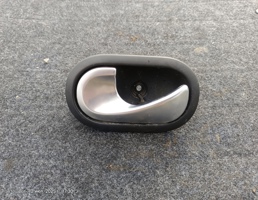 Крючок двери левой для Renault Megane II (2002—2006)  запчасти бу