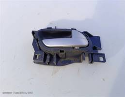 Крючок двери передней правой для Peugeot 207 I (2006—2009)  запчасти бу