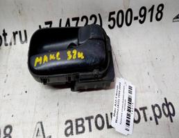 Крючок двери правой для Nissan Maxima A32 (1994—2000)  запчасти бу