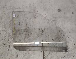 Стекло двери передней правой для VOLKSWAGEN Polo III (1994—2002)  запчасти бу