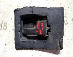 Крючок двери передней правой для Audi 100 C3 (1982—1988)  запчасти бу