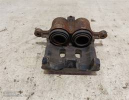 Суппорт передний правый для Nissan Maxima A32 (1994—2000)  запчасти бу