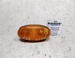 Повторитель на крыло желтый для Mazda 626 GE (1991—1997)  запчасти бу