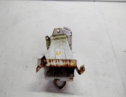 Кронштейн бампера переднего правый для Volvo 340 II (1985—1992)  запчасти бу