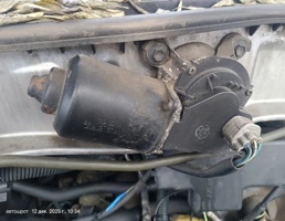 Моторчик стеклоочистителя передний для Toyota Hiace Regius I (1997—1999)  запчасти бу