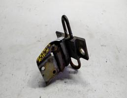 Петля двери передней нижняя правая для Audi A6 C4 (1994—1997)  запчасти бу