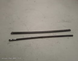 Молдинг стекла двери передней правой для Land Rover Defender I рестайлинг (2007—2016)  запчасти бу