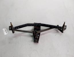 Трапеция стеклоочистителя для Audi 90 B2 (1984—1987)  запчасти бу