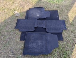 Коврик км-т для Peugeot 3008 I рестайлинг (2013—2016)  запчасти бу