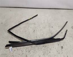 Молдинг стекла двери передней правой для Peugeot 405 I (1987—2014)  запчасти бу