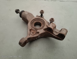 Кулак поворотный передний правый для Peugeot 307 3C (2001—2005)  запчасти бу