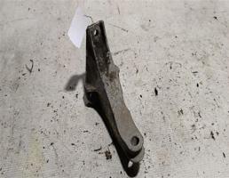 Кронштейн ДВС левый для Audi 200 C2 (1979—1982)  запчасти бу