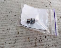 Золотник заправочный для Mazda 3 BK (2003—2006)  запчасти бу