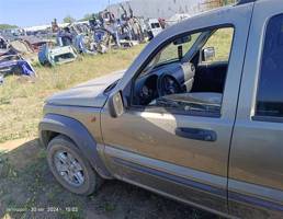 Дверь передняя левая для Jeep Cherokee III (2001—2004)  запчасти бу