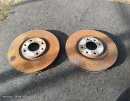 Диск тормозной вентилируемый передний пара для Peugeot 3008 I рестайлинг (2013—2016)  запчасти бу