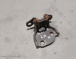 Петля двери передней нижняя левая для Honda HR-V GH (1998—2001)  запчасти бу