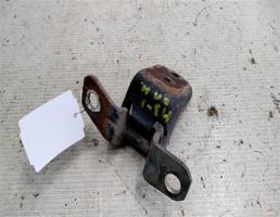Петля двери передней нижняя правая для Mazda 3 BK 02-09г  запчасти бу